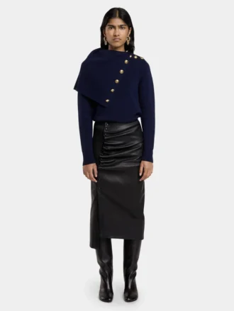 Granatowy sweter z wełny