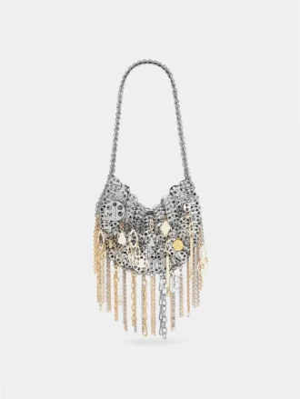 Kultowa srebrna torebka Moon Bag z 1969 roku, złożona z metalowych zawieszek